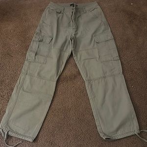 Forever 21 cargos Size medium